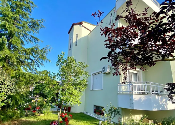 Apartments Thomoglou